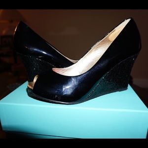 Lilly Pulitzer Resort Chic Wedge- Glitter Wrap 7.5