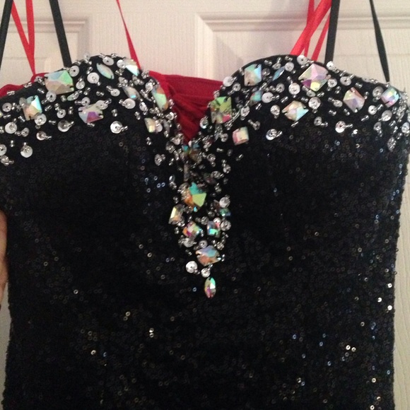 Black prom dress with slit on side - Picture 2 of 4