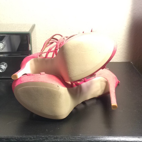 Pink Heel - Picture 3 of 3