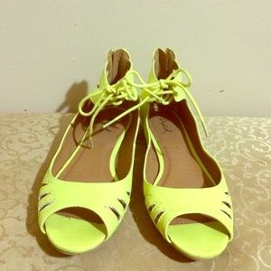 Yellow sandals very cute design firm offer