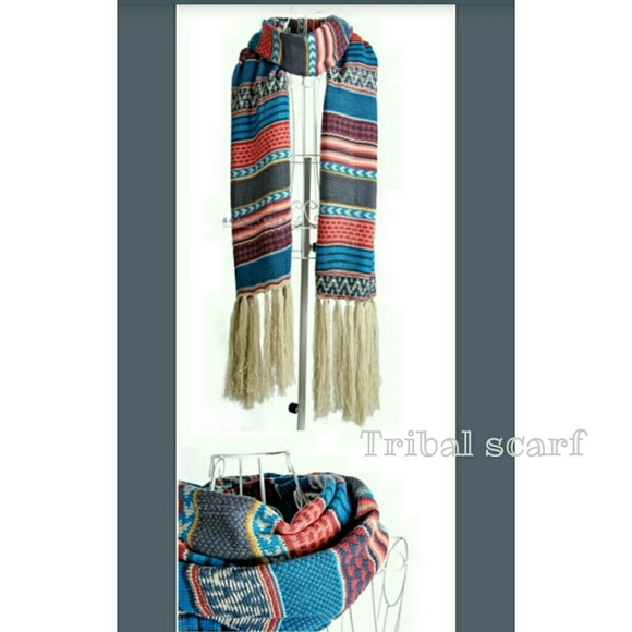 Fringed ethnic print scarf - Picture 2 of 3