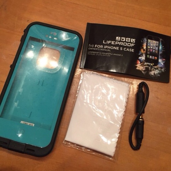 Iphone 5/5s authentic lifeproof case