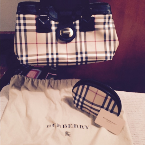 Burberry bag with matching change purse.Like new! - Picture 2 of 3