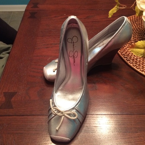 Silver wedges