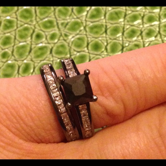 Jewelry - Hold. Princess cut black & white sapphire