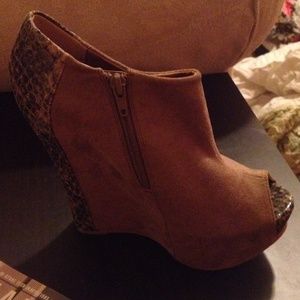 Luichiny suede and snake skin wedge
