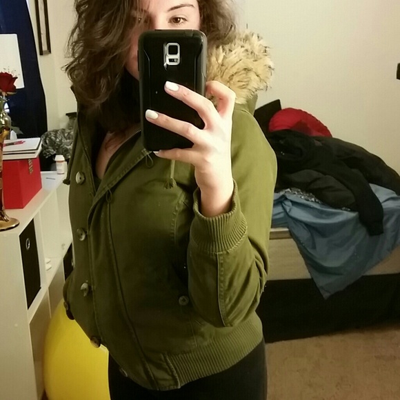 Green canvas faux fur lined parka / coat