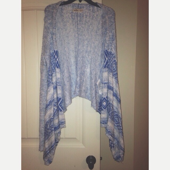 hollister // blue + white cardigan.