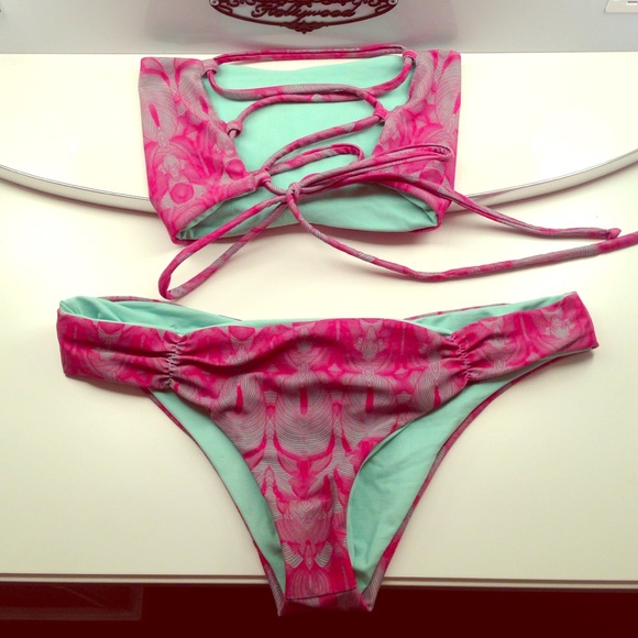 🌼L-SPACE Reversible Bikini🌼