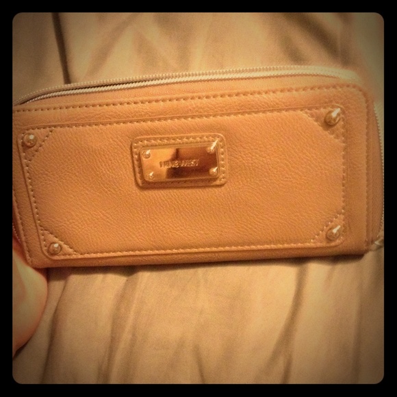 Tan Nine West wallet!!