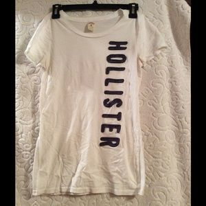 White hollister t shirt