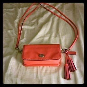 Hot pink coach crossbody purse, great condition