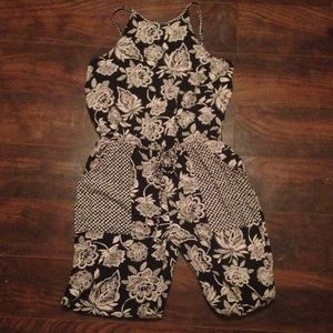 Super cute black and white floral jumpsuit romper