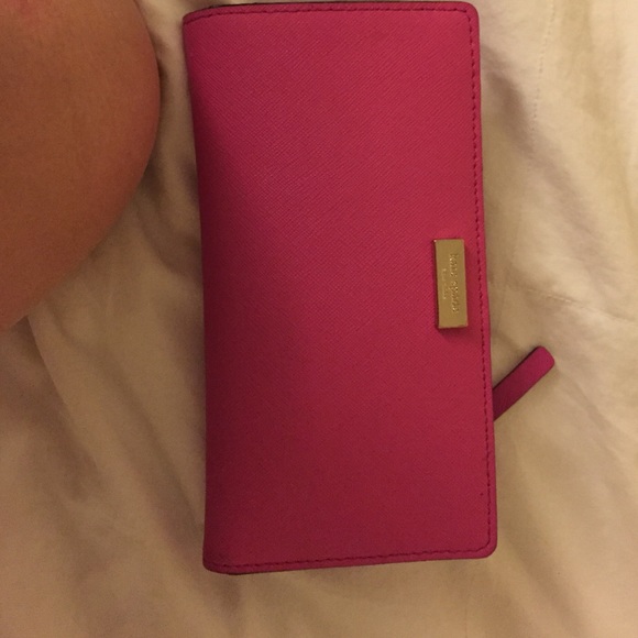 Kate Spade wallet. In new condition