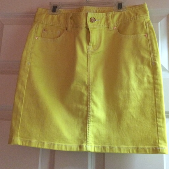 Cache yellow denim skirt