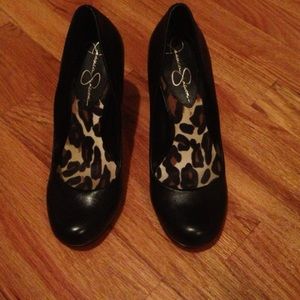 Jessica Simpson black leather heels/pumps