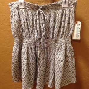 Strapless stretchy blue and white print top