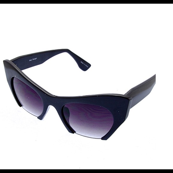 Black MiMi Sunglasses