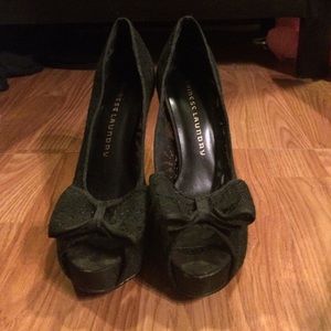 Black lace heels with bows