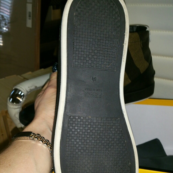 Mens authentic Fendi high tops - Picture 2 of 3