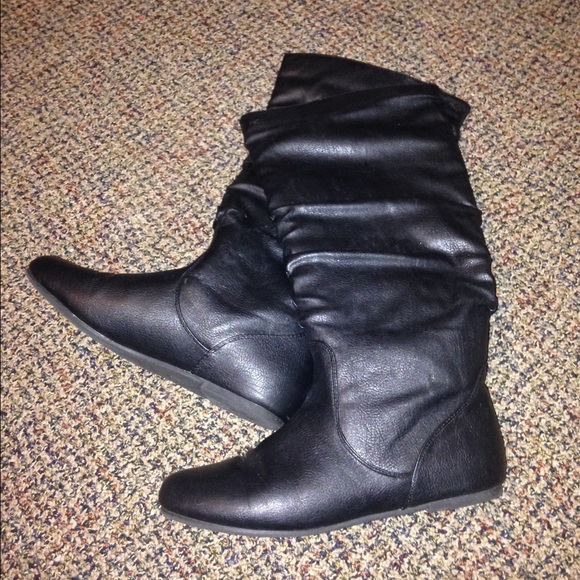 🔴 SOLD Black boots