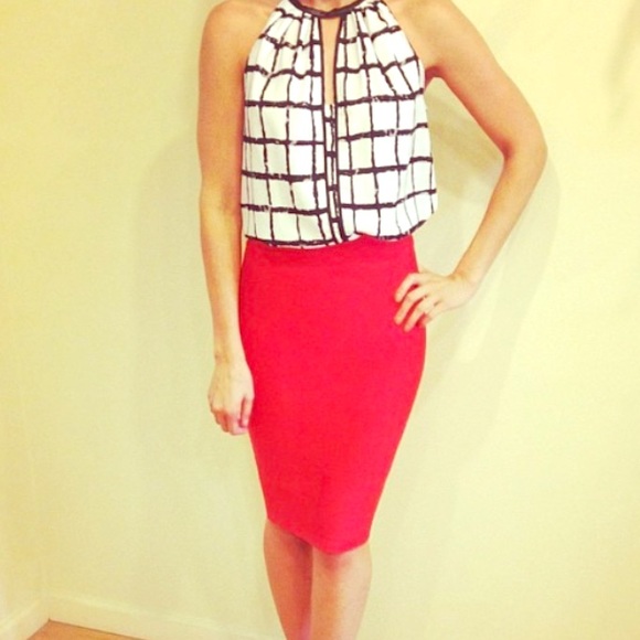 Red Bandage Skirt - Picture 2 of 4