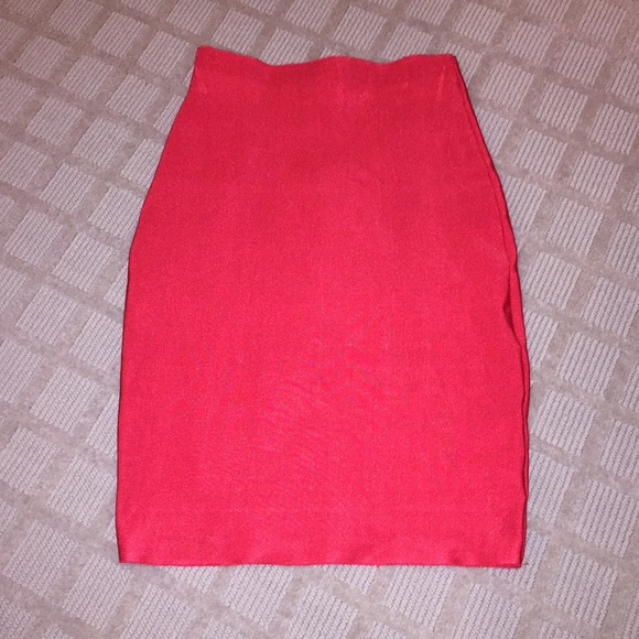Red Bandage Skirt - Picture 3 of 4