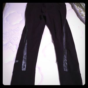Splits59 size small black Capri