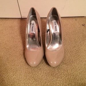 Steve Madden Nude heels