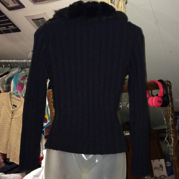 TRADED in BUNDLE Faux Fur Zip-Up Sweater Jacket - Picture 4 of 4