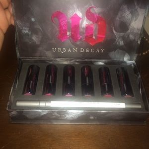 Urban decay full frontal lipstick stash ✋ on hold