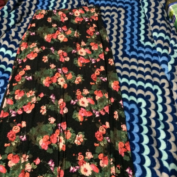 Skirt - Picture 1 of 1