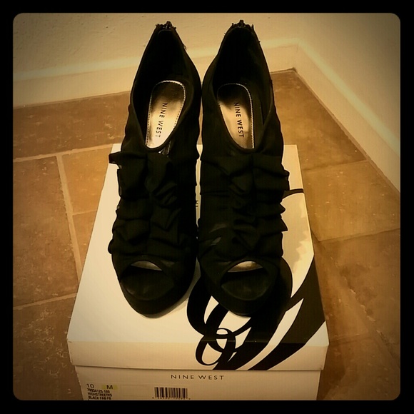 All Black High Street x5 heels. Nine West.