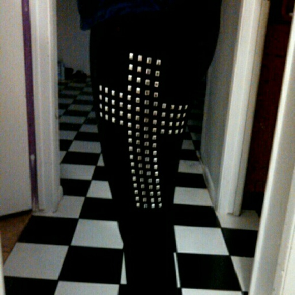 Studded Cross Leggings