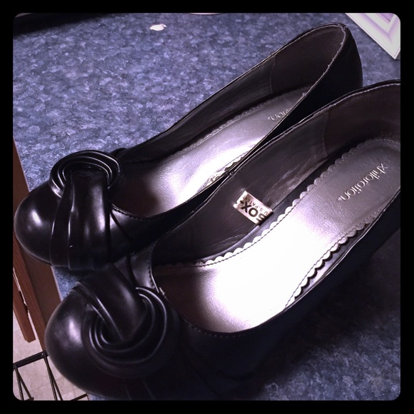 Xhilaration black wedges