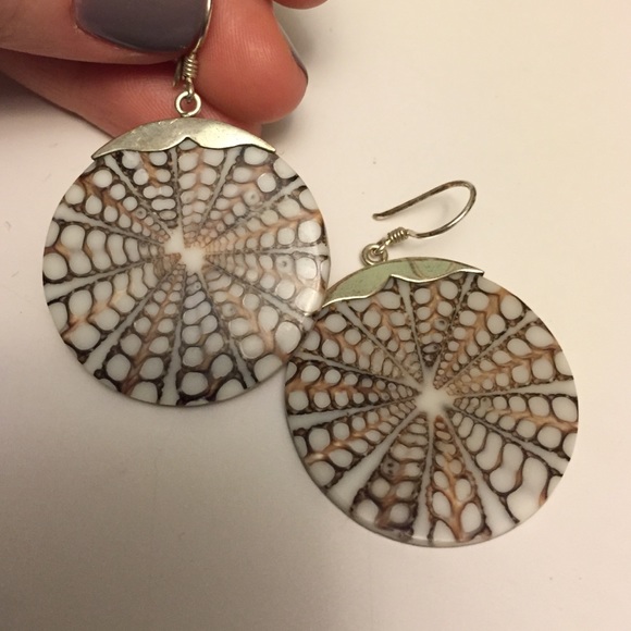 Sterling silver shell earrings - Picture 2 of 4