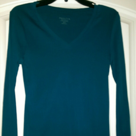 Long sleeve vneck