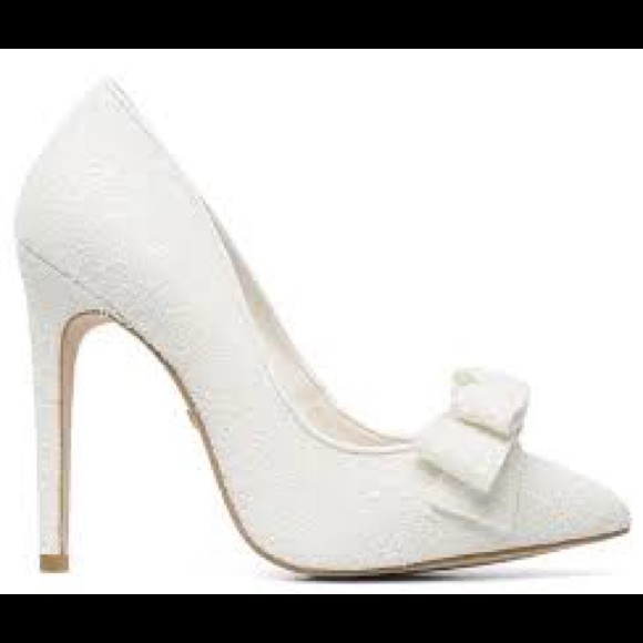 Looking for white Buffalo London Berline Shoes