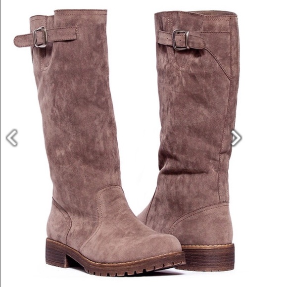 ❌❌SOLD❌❌Muk Luk Boots
