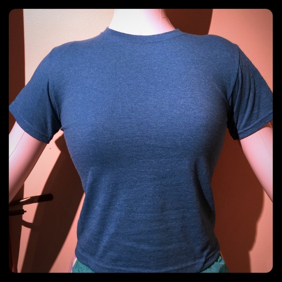 Fruit of the Loom shirt size small. Exercise shirt - Picture 1 of 4