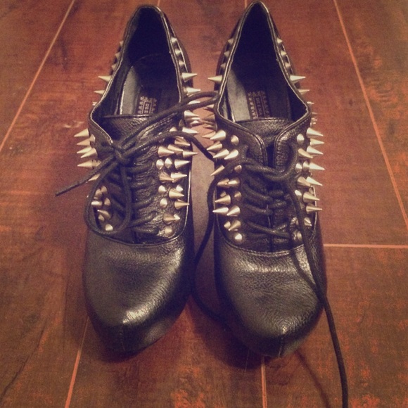 Deena & Ozzy Leather platform studded heels