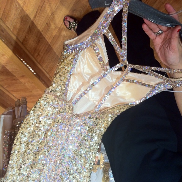 Prom dress - Picture 2 of 4