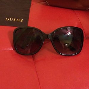 Guess sunglasses - black and big frame.