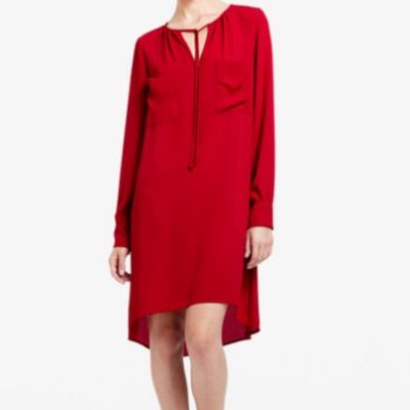 BCBGMaxAzria Dresses & Skirts - BCBGMAXAZRIA
Red Darell Crepe Shift Dress