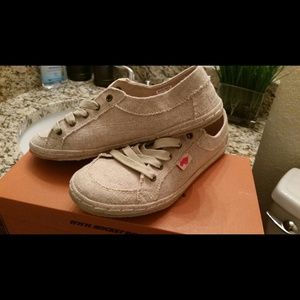 Rocket Dog shoes, natural color,  style: willie