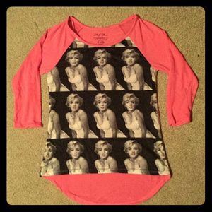 Marilyn Monroe quarter length pink shirt