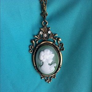 Gorgeous cameo necklace with gems