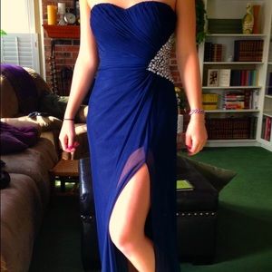 Navy sweetheart neck jewel prom dress