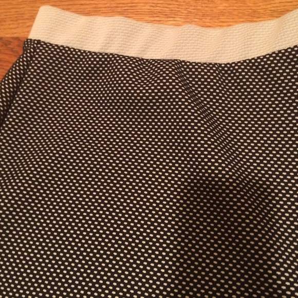 Cute business/casual skirt - Picture 2 of 2