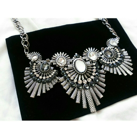 ✨Host Pick✨Boho Aztec statement necklace